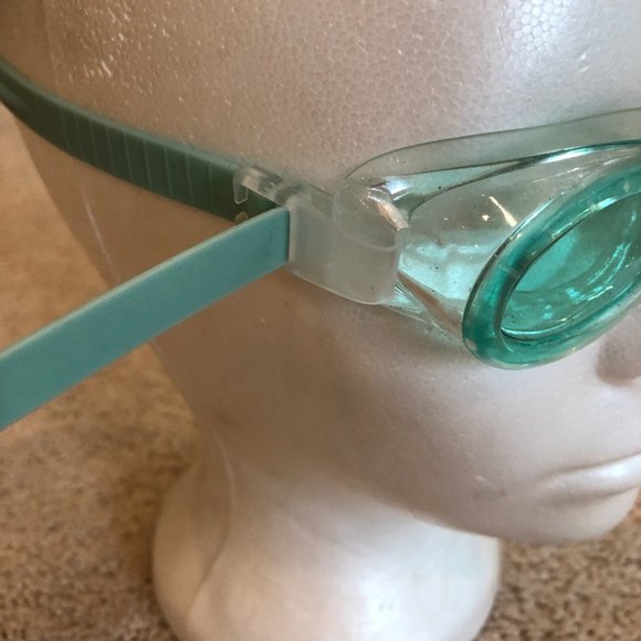 SPEEDO LIGHT GREEN CLEAR SWIM GLASSES/GOGGLES ADJUSTABLE - Picture 2 of 13